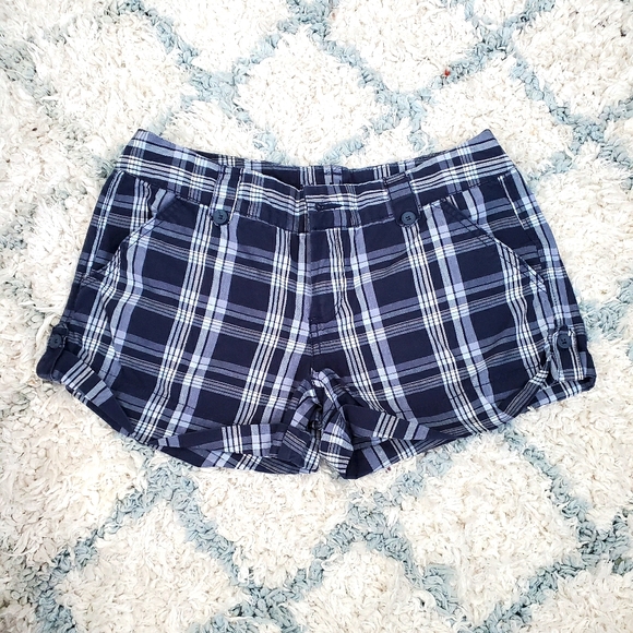 Maurices plaid shorts 7/8 - Picture 2 of 7